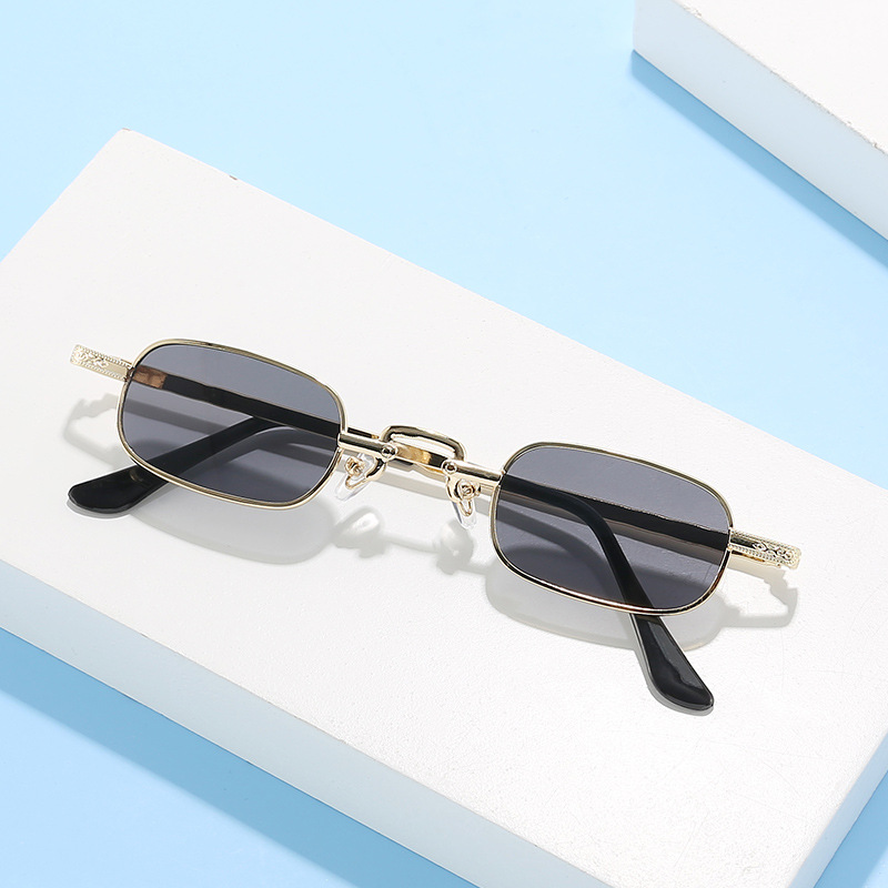 New Small Frame Square Sunglas - Photo Booth Frame recension och pris